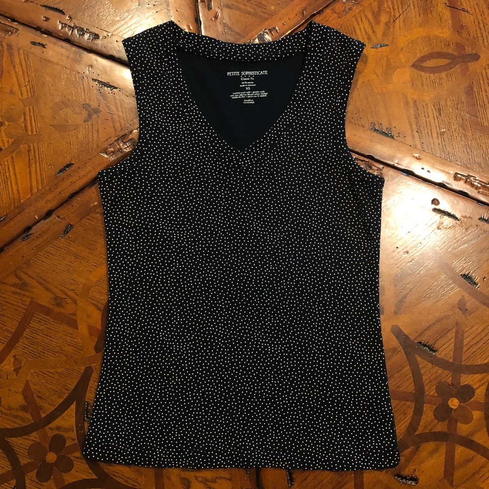 Sleeveless V-neck Top